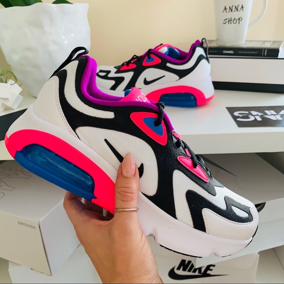 Nike Shoes - NWT Nike Air Max 200